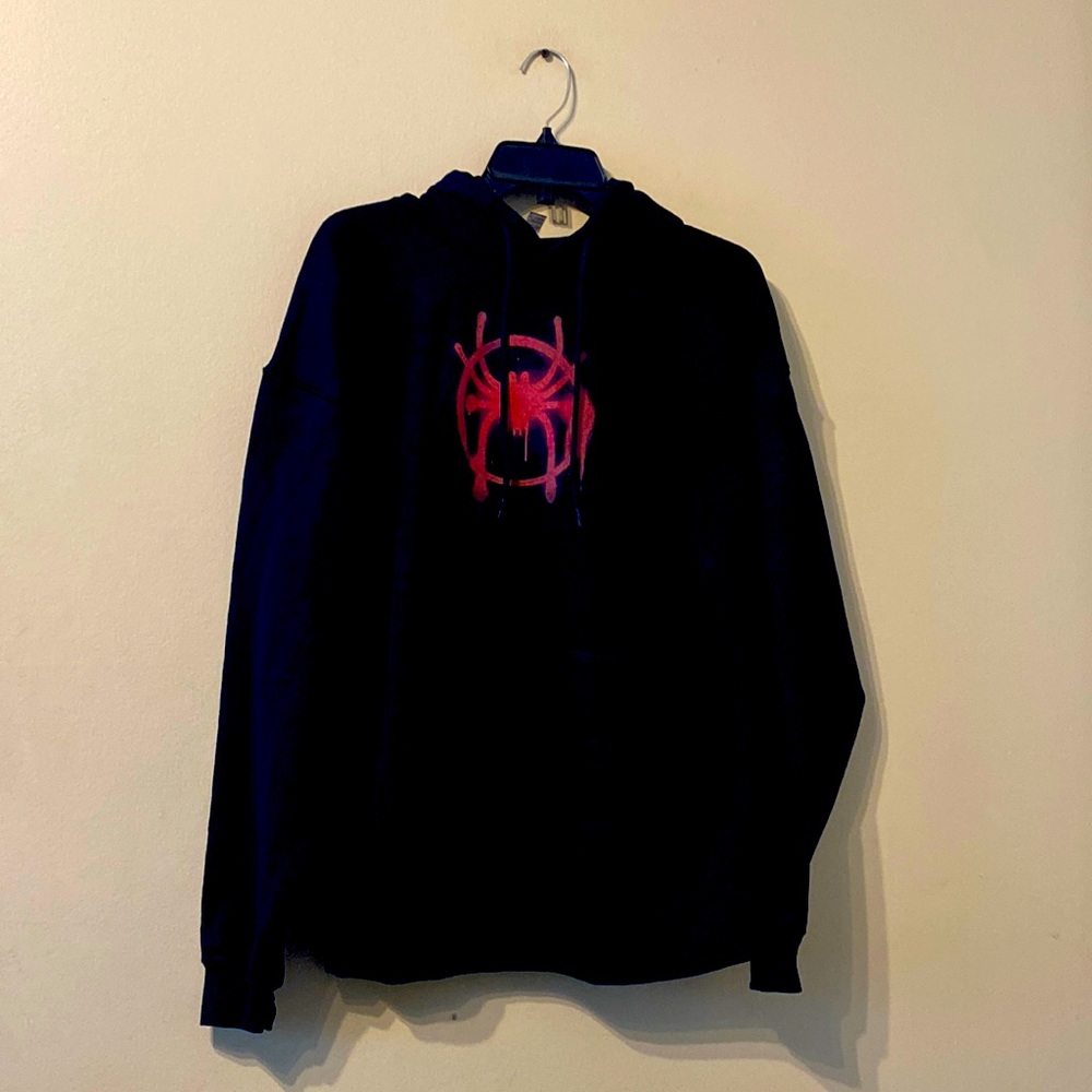 Unisex Black Gildan Pullover Hoodie w/ kangaroo Pocket Spider Man Theme L